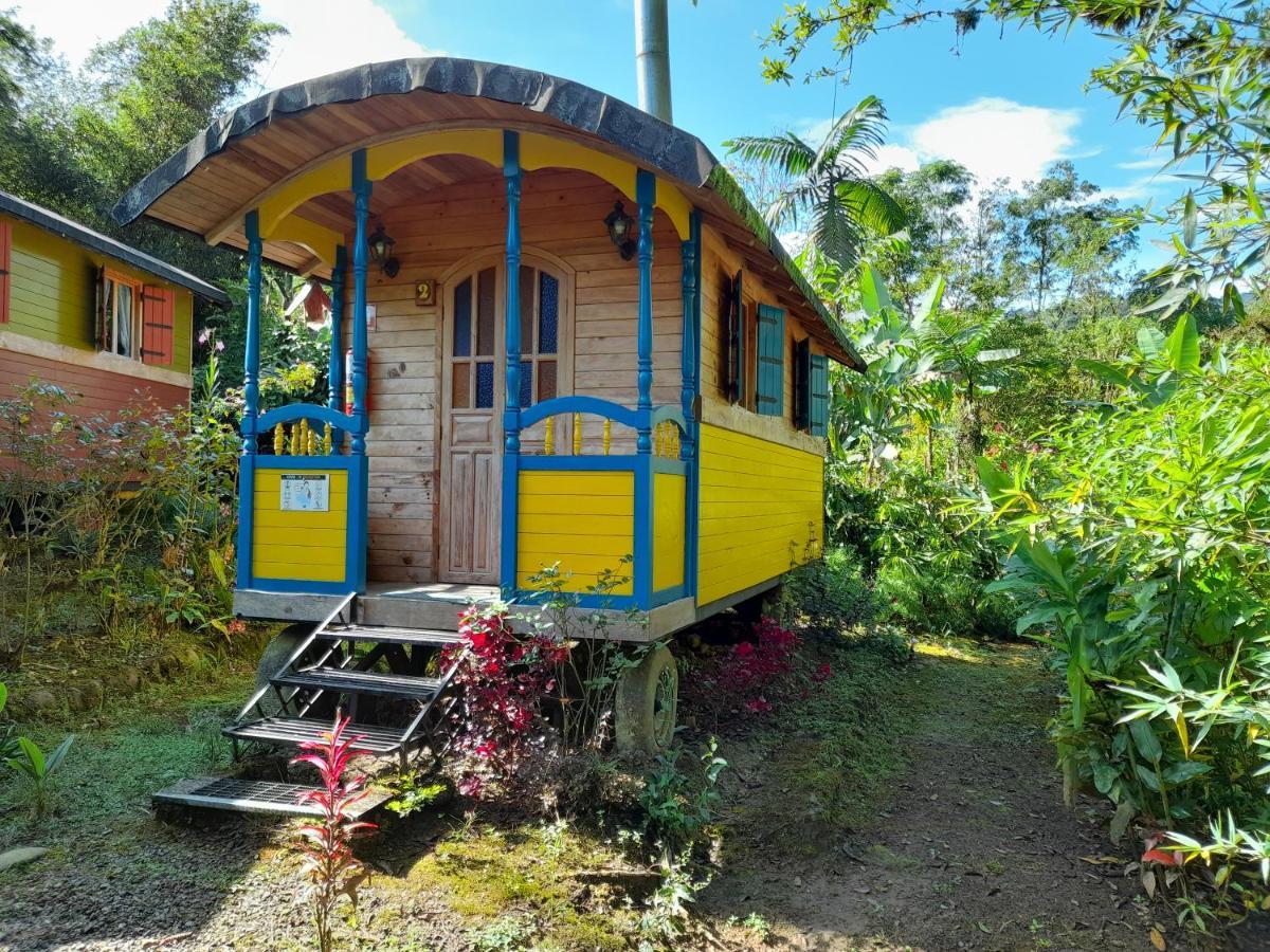 Hosteria La Roulotte - Миндо Экстерьер фото